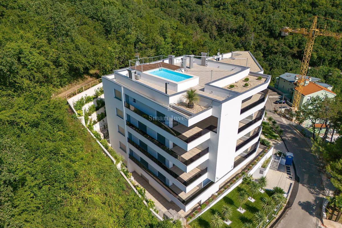 OPATIJA, luksuzno stanovanje s pogledom na morje in skupnim bazenom