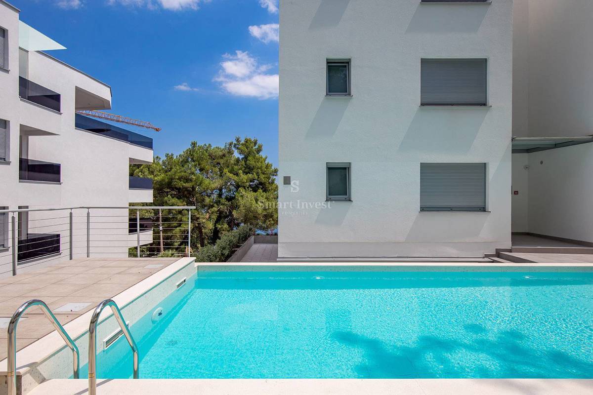 OPATIJA, luksuzno stanovanje s pogledom na morje in skupnim bazenom