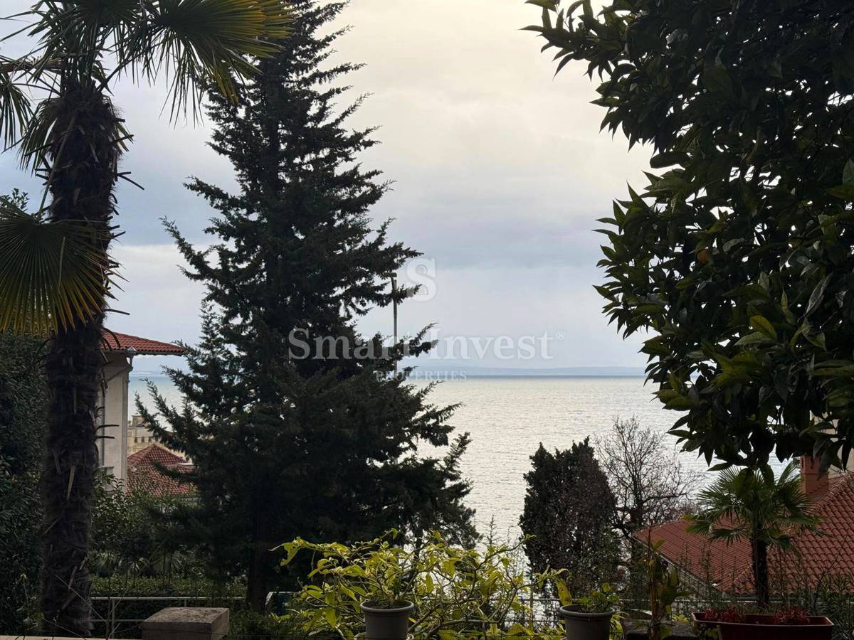OPATIJA, stanovanje 40 m2 s parkiriščem, v stari vili