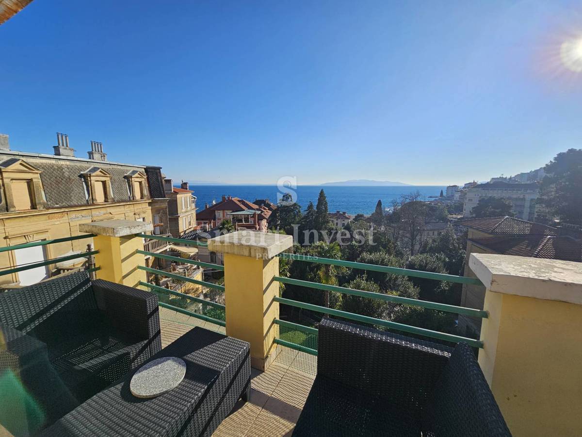 OPATIJA, dva apartmaja s parkiriščem in vrtom blizu morja