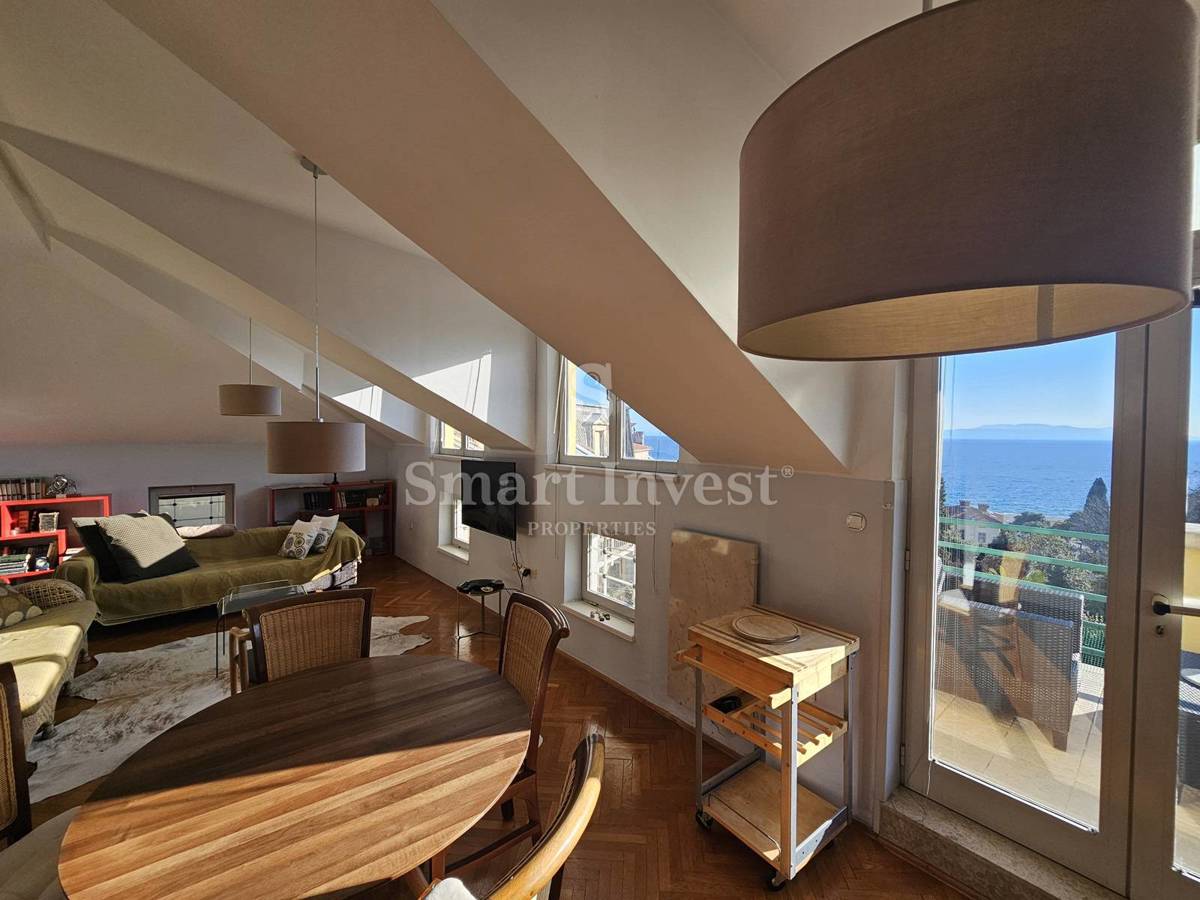 OPATIJA, dva apartmaja s parkiriščem in vrtom blizu morja