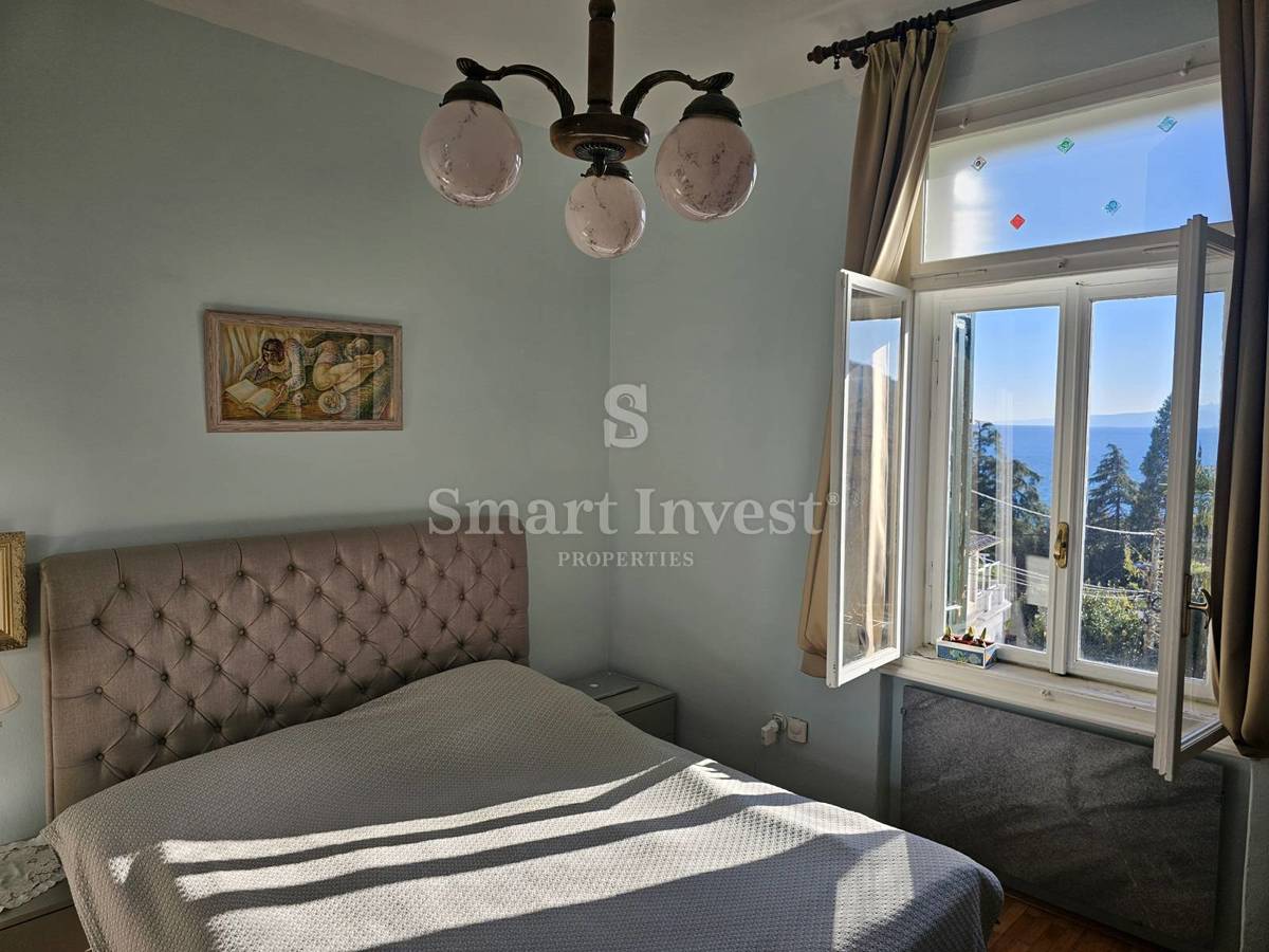 OPATIJA, dva apartmaja s parkiriščem in vrtom blizu morja
