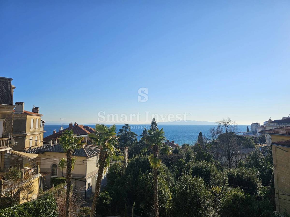 OPATIJA, dva apartmaja s parkiriščem in vrtom blizu morja