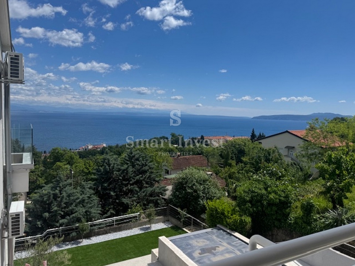 LOVRAN, stanovanje s panoramskim pogledom na morje