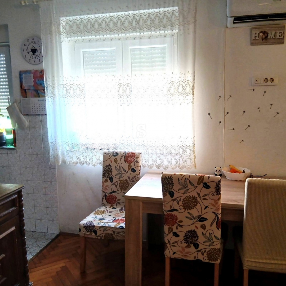 RIJEKA - KOZALA, stanovanje z balkonom in pogledom na morje