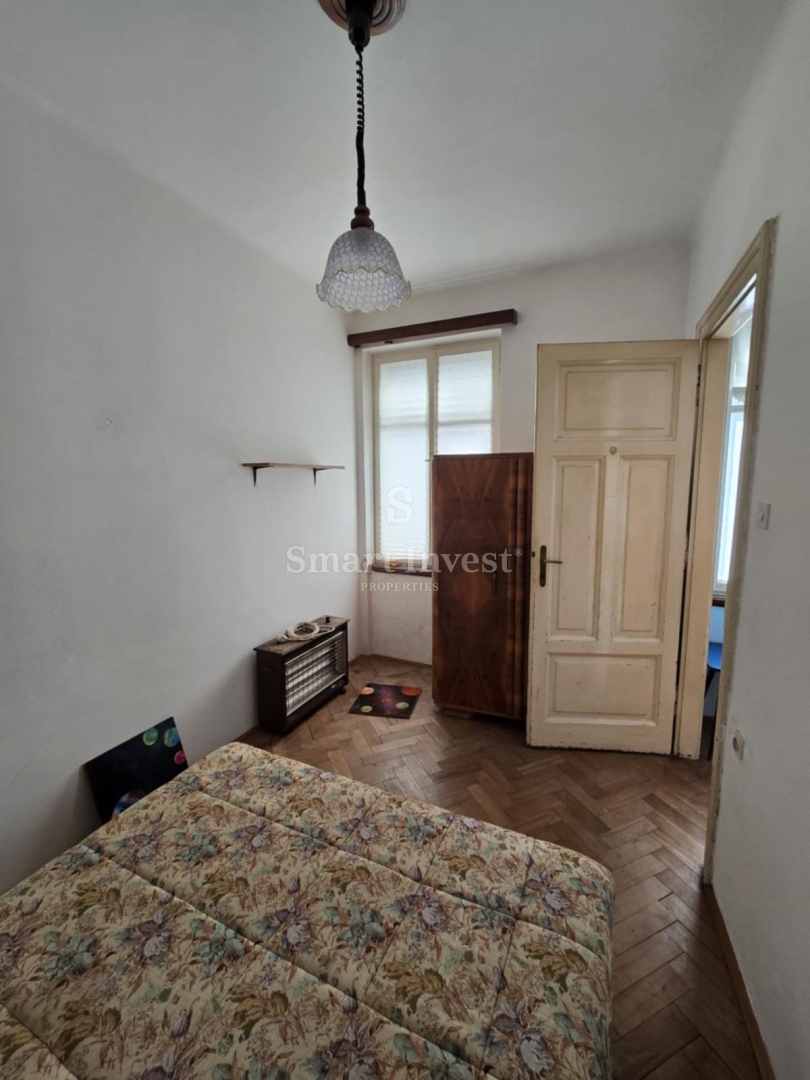 RIJEKA - CENTER, stanovanje za prenovo v bližini centra Reke