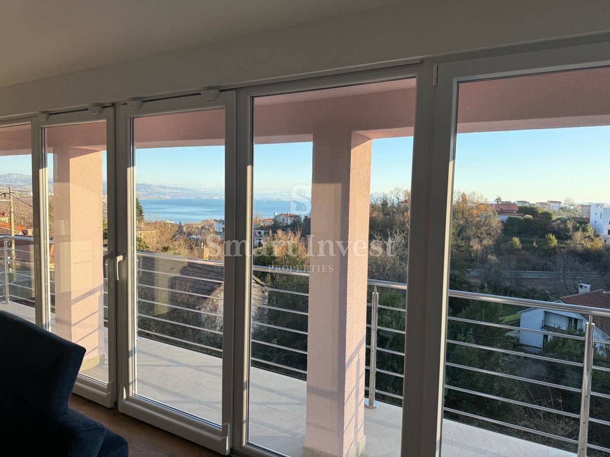 MATULJI, čudovito stanovanje s pogledom na morje in parkiriščem