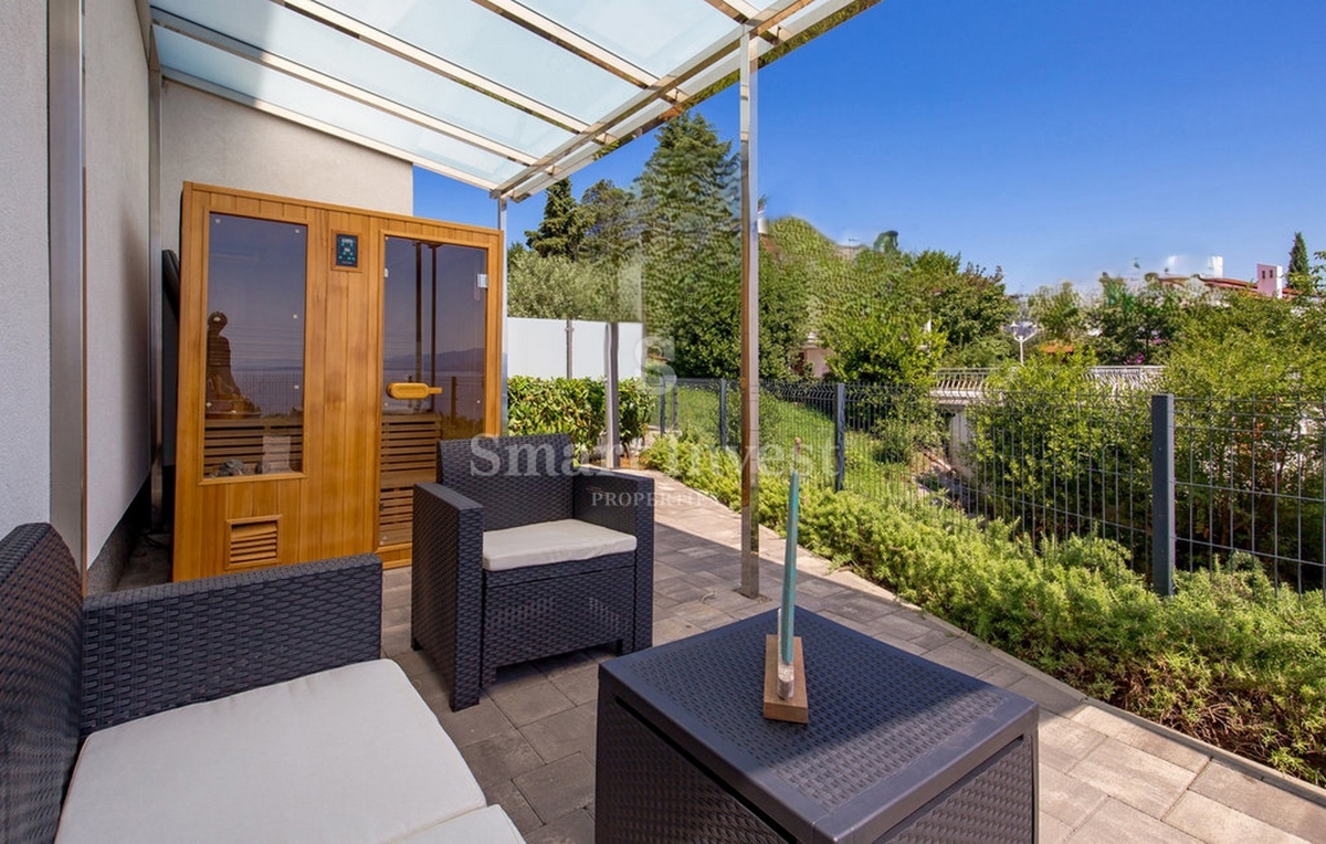 OPATIJA - POBRI, 4-sobno stanovanje s pogledom na morje in parkiriščem