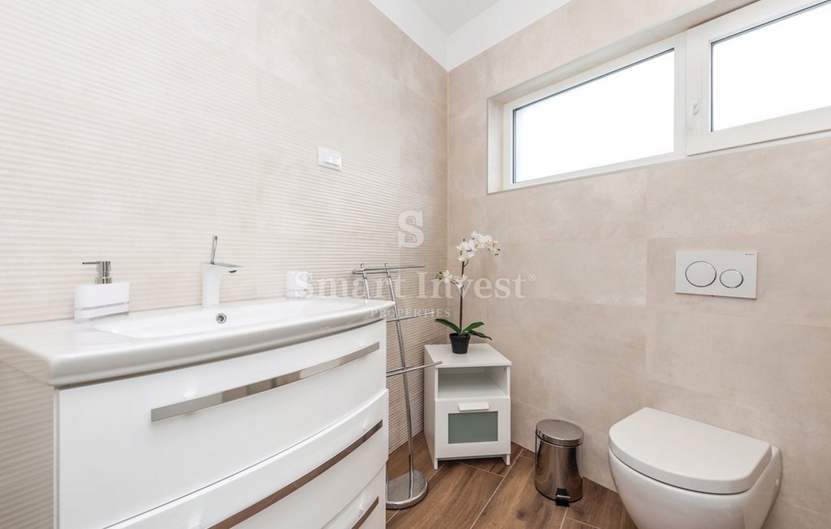 OPATIJA - POBRI, 4-sobno stanovanje s pogledom na morje in parkiriščem