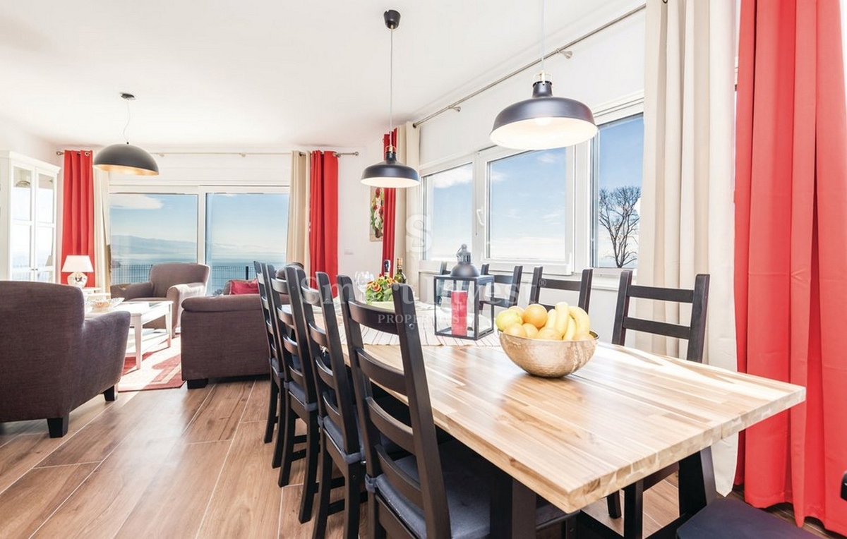 OPATIJA - POBRI, 4-sobno stanovanje s pogledom na morje in parkiriščem