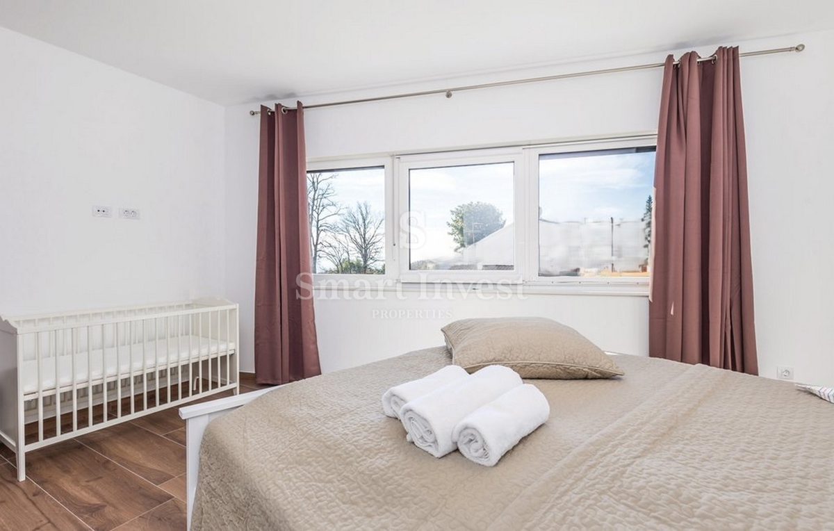 OPATIJA - POBRI, 4-sobno stanovanje s pogledom na morje in parkiriščem