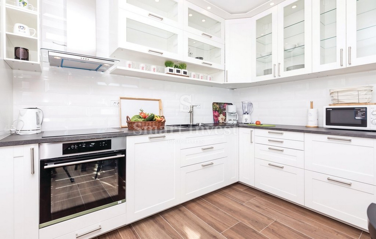 OPATIJA - POBRI, 4-sobno stanovanje s pogledom na morje in parkiriščem