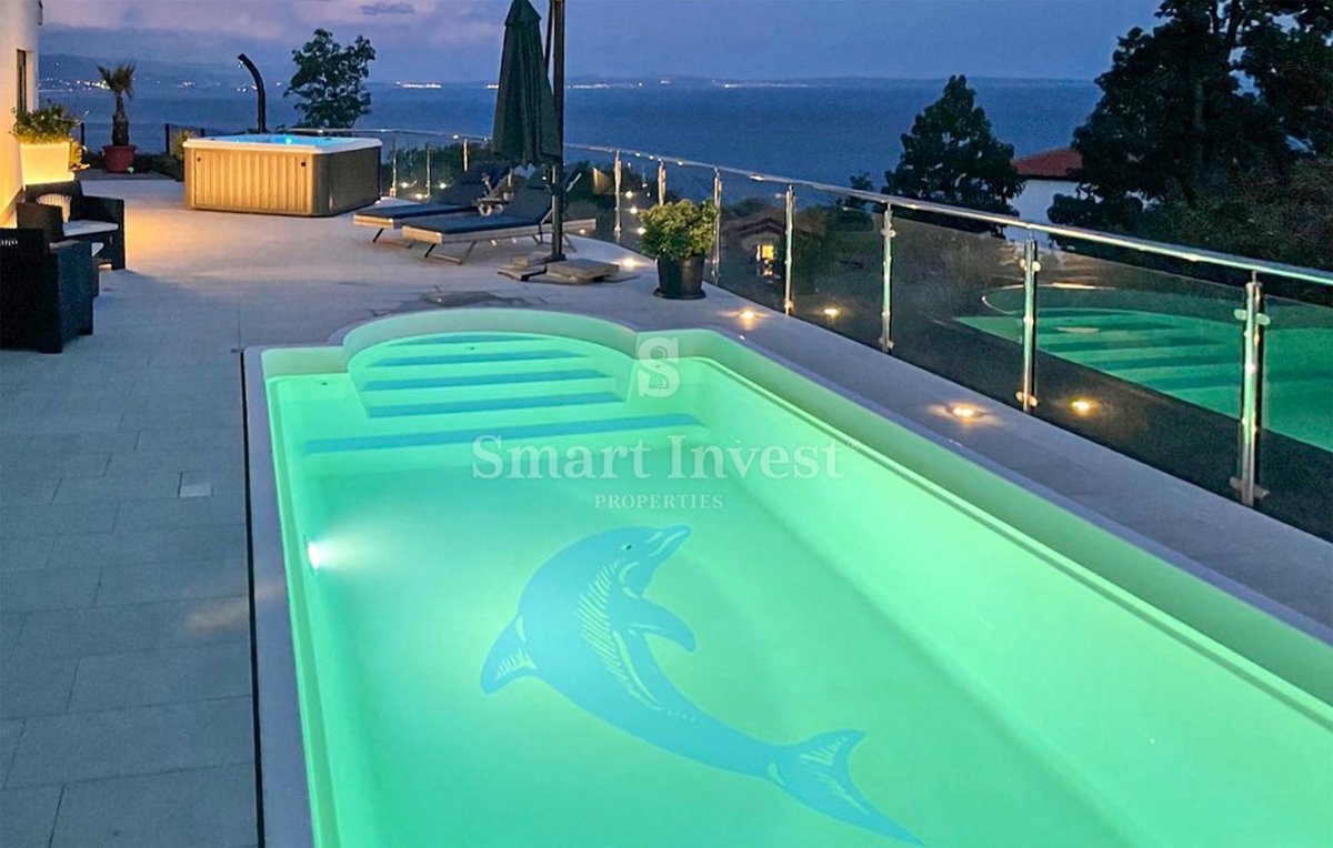 OPATIJA - POBRI, 4-sobno stanovanje s pogledom na morje in parkiriščem