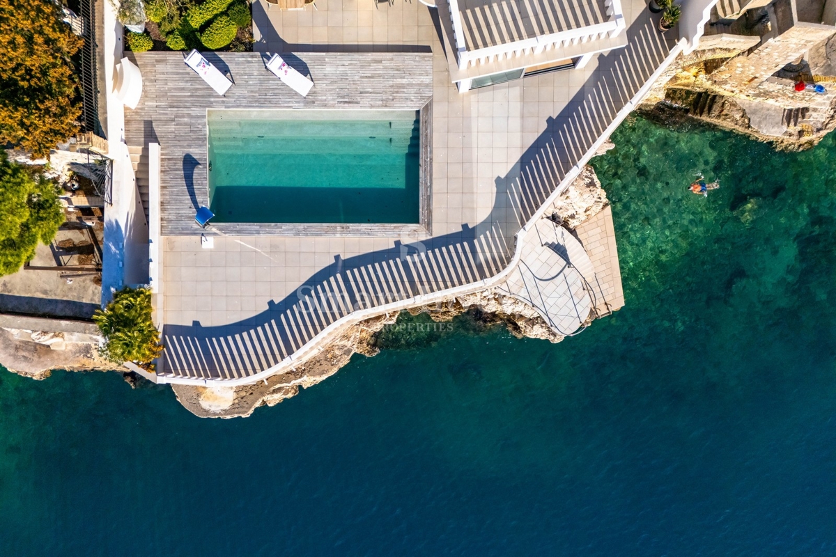 RIJEKA, EKSKLUZIVNA VILLA OB MORJU Z BAZENOM