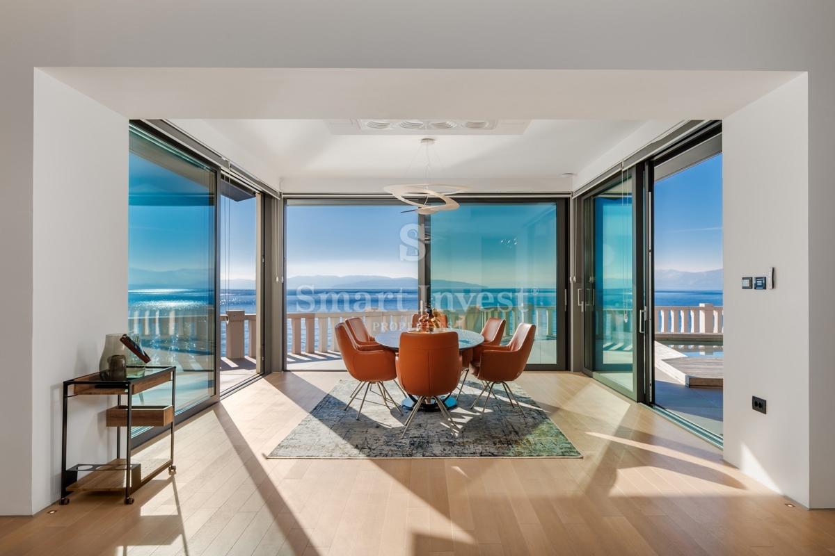 RIJEKA, EKSKLUZIVNA VILLA OB MORJU Z BAZENOM