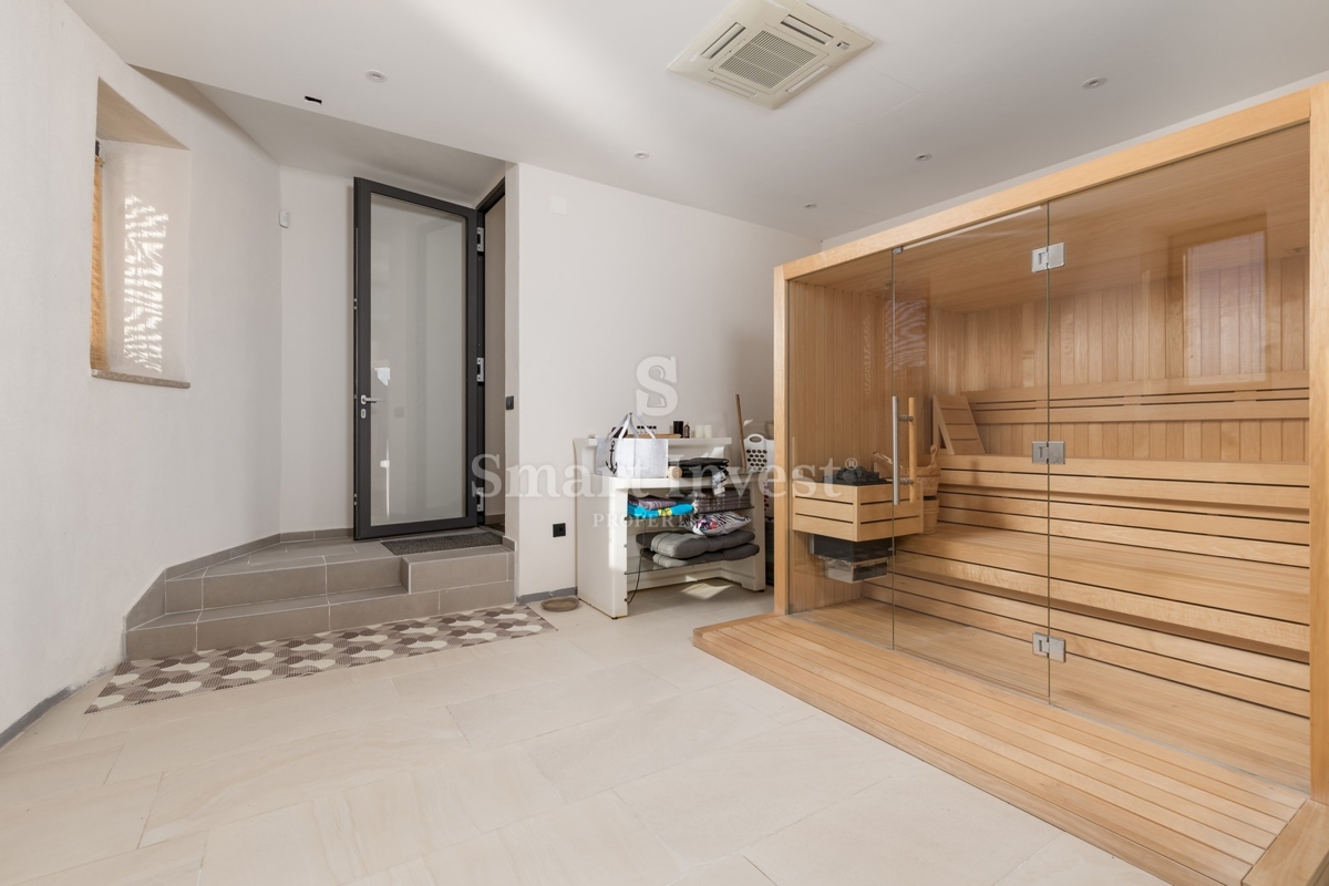 RIJEKA, EKSKLUZIVNA VILLA OB MORJU Z BAZENOM