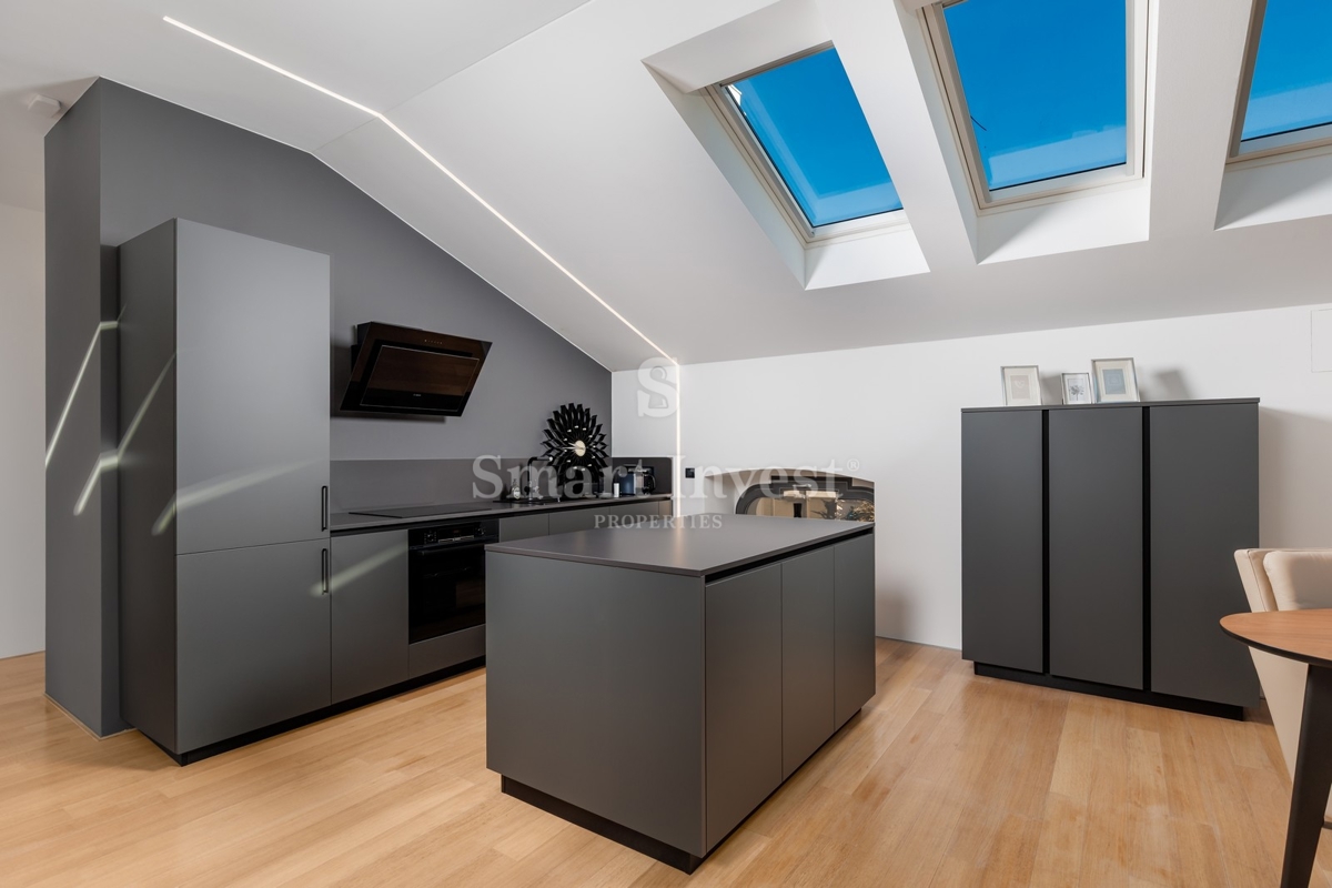 RIJEKA, EKSKLUZIVNA VILLA OB MORJU Z BAZENOM