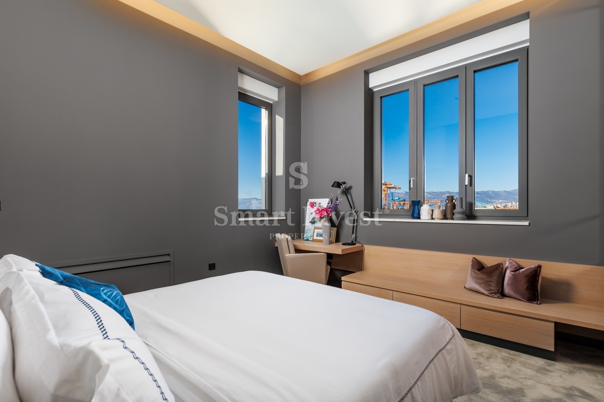 RIJEKA, EKSKLUZIVNA VILLA OB MORJU Z BAZENOM