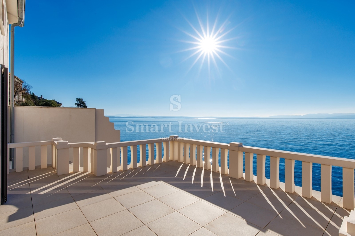 RIJEKA, EKSKLUZIVNA VILLA OB MORJU Z BAZENOM