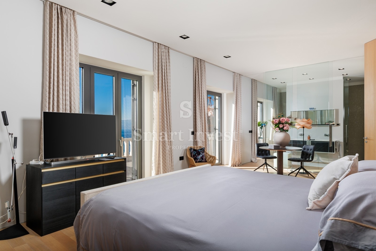 RIJEKA, EKSKLUZIVNA VILLA OB MORJU Z BAZENOM