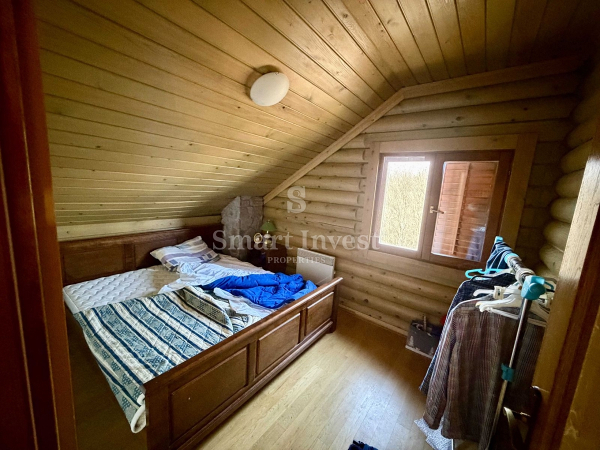 DELNICE, očarljiva lesena hiša, obdana z naravo