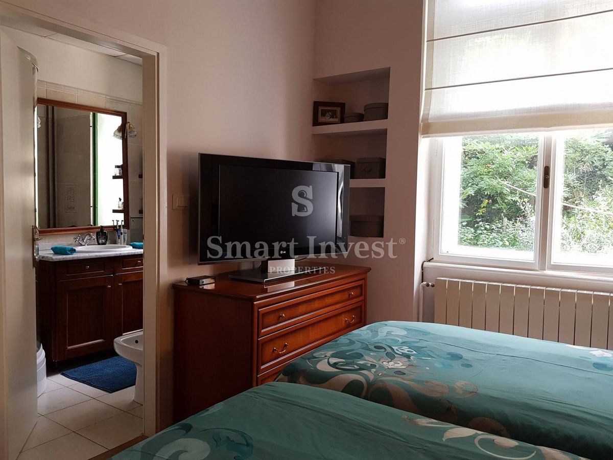 OPATIJA - CENTER, Apartment of 109.46 m2 with parking, 100 m to the sea!!