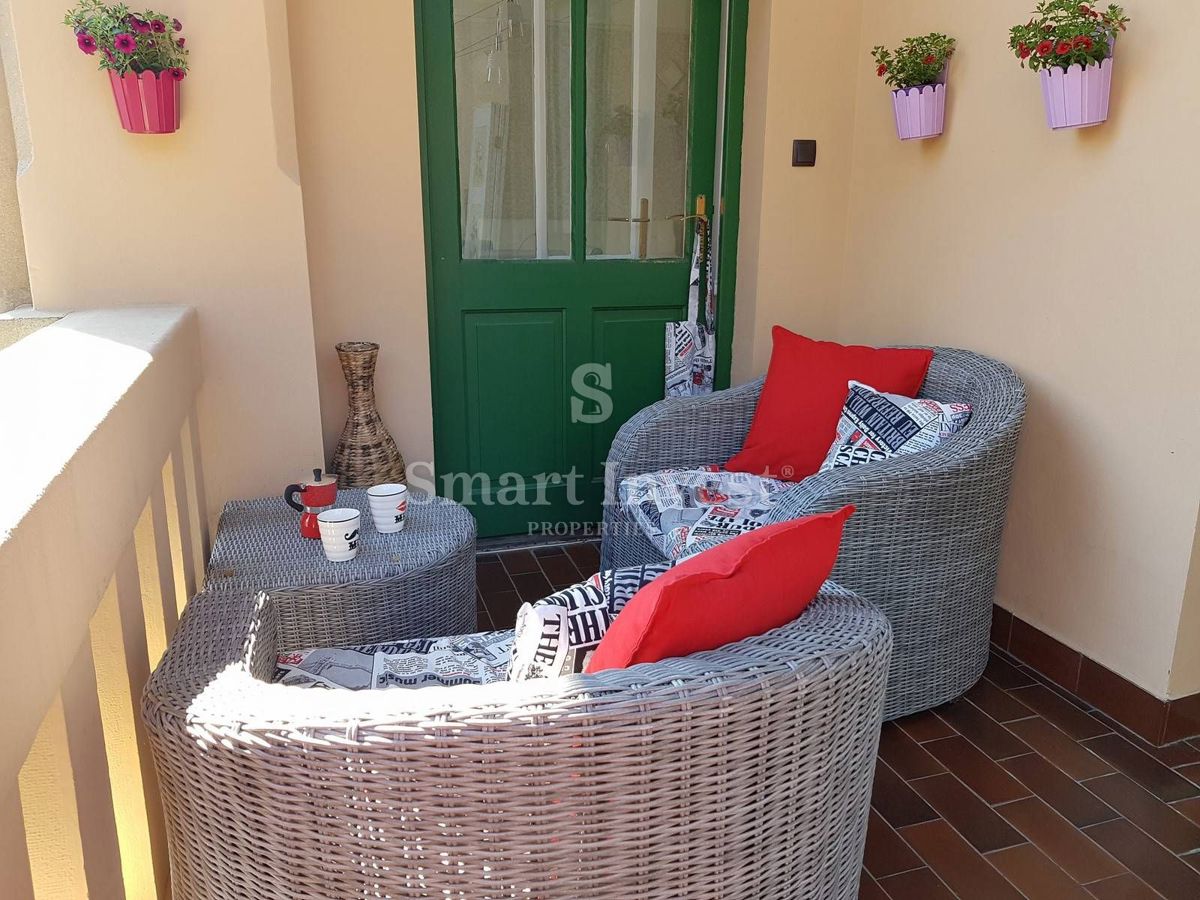 OPATIJA - CENTER, Apartment of 109.46 m2 with parking, 100 m to the sea!!