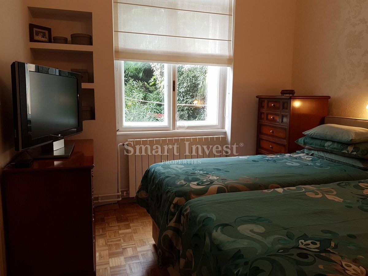 OPATIJA - CENTER, Apartment of 109.46 m2 with parking, 100 m to the sea!!