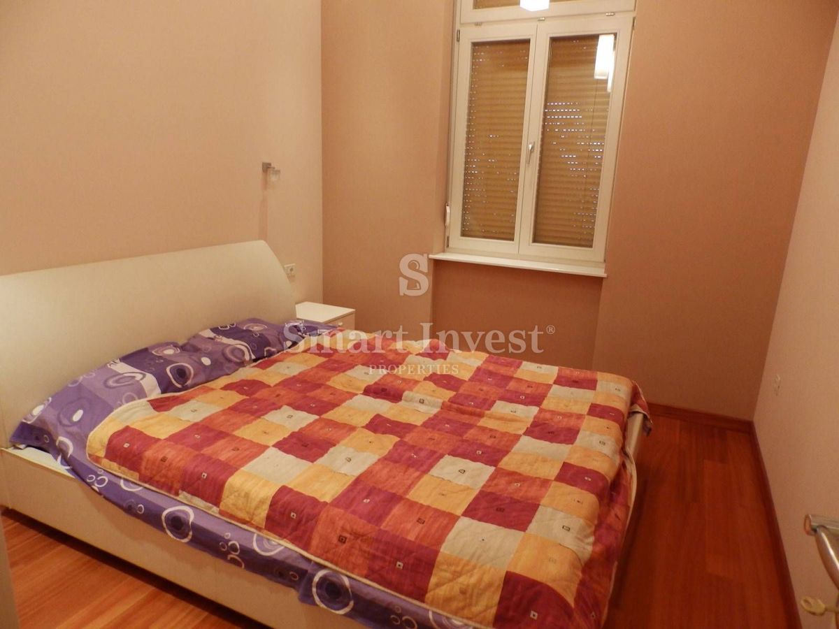OPATIJA, Exclusive 2-bedrooms apartment with garage, near the sea