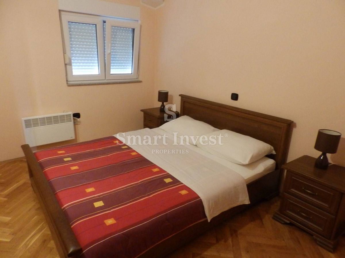 OPATIJA, Villa with 15 apartments near the sea, for sale