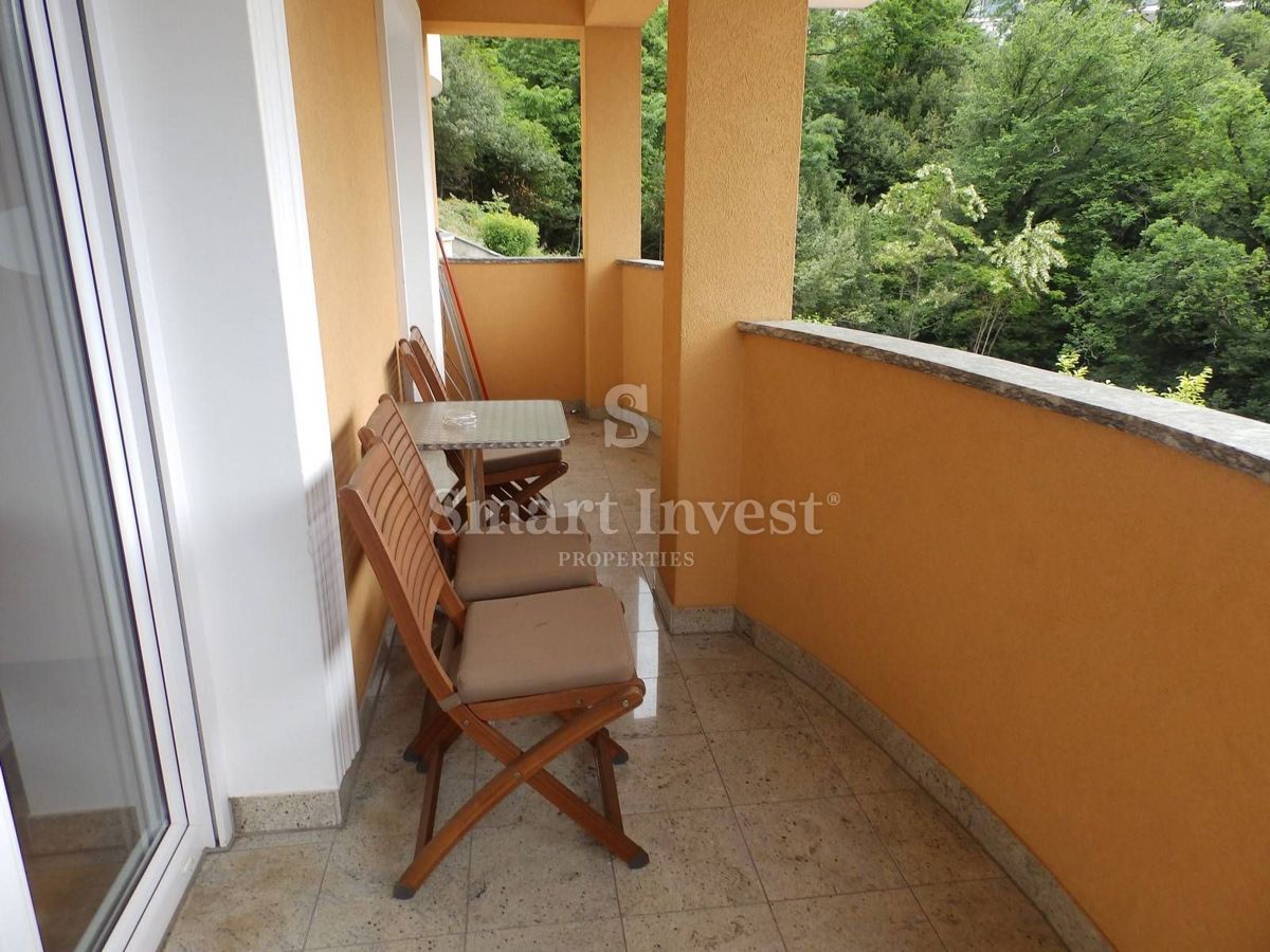 OPATIJA, Villa with 15 apartments near the sea, for sale