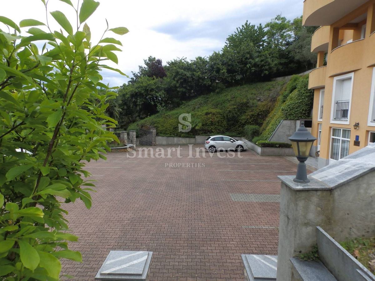 OPATIJA, Villa with 15 apartments near the sea, for sale