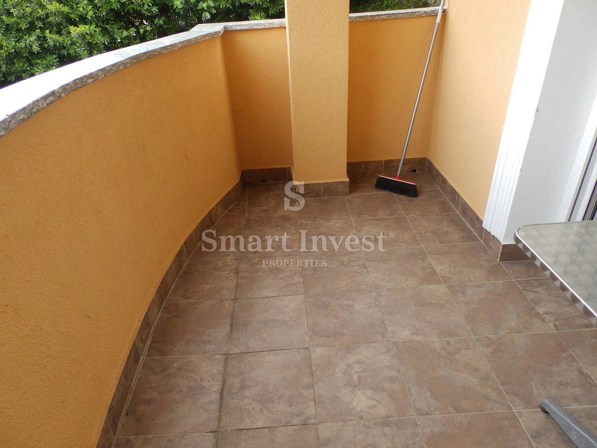 OPATIJA, Villa with 15 apartments near the sea, for sale