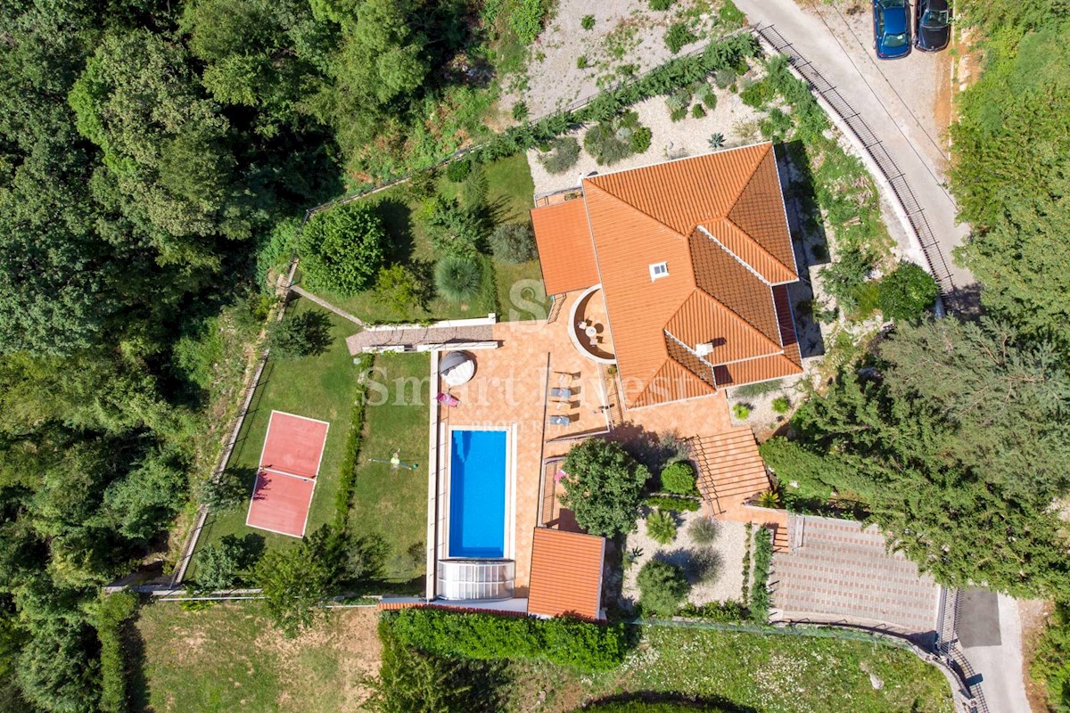 OPATIJA - VEPRINAC, Beautiful house with sea view, pool and tennis court