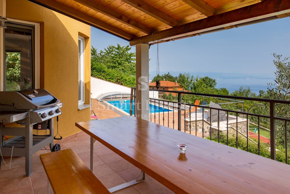 OPATIJA - VEPRINAC, Beautiful house with sea view, pool and tennis court