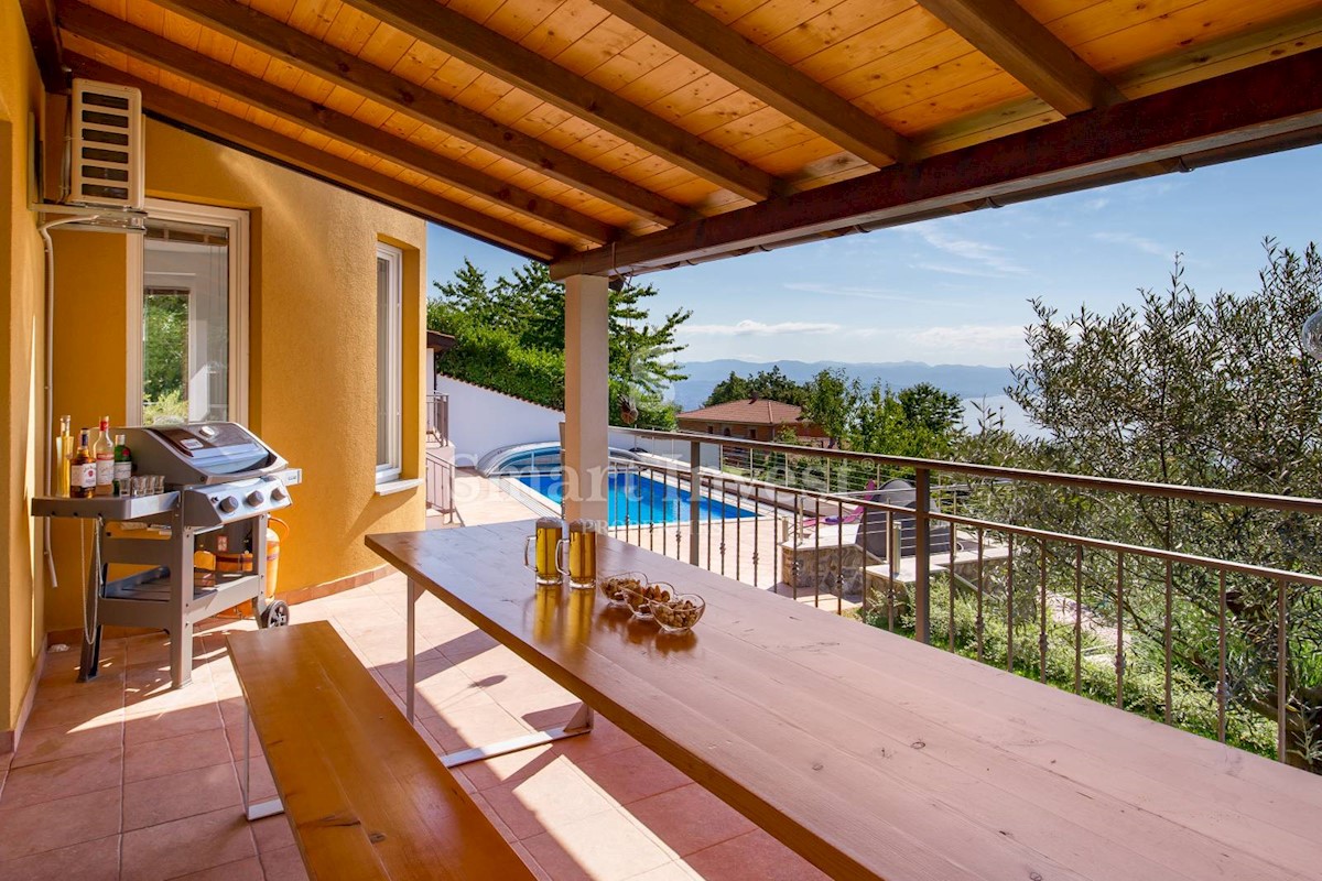 OPATIJA - VEPRINAC, Beautiful house with sea view, pool and tennis court