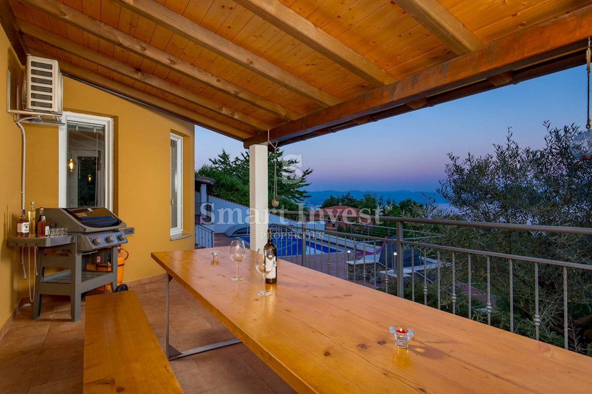 OPATIJA - VEPRINAC, Beautiful house with sea view, pool and tennis court