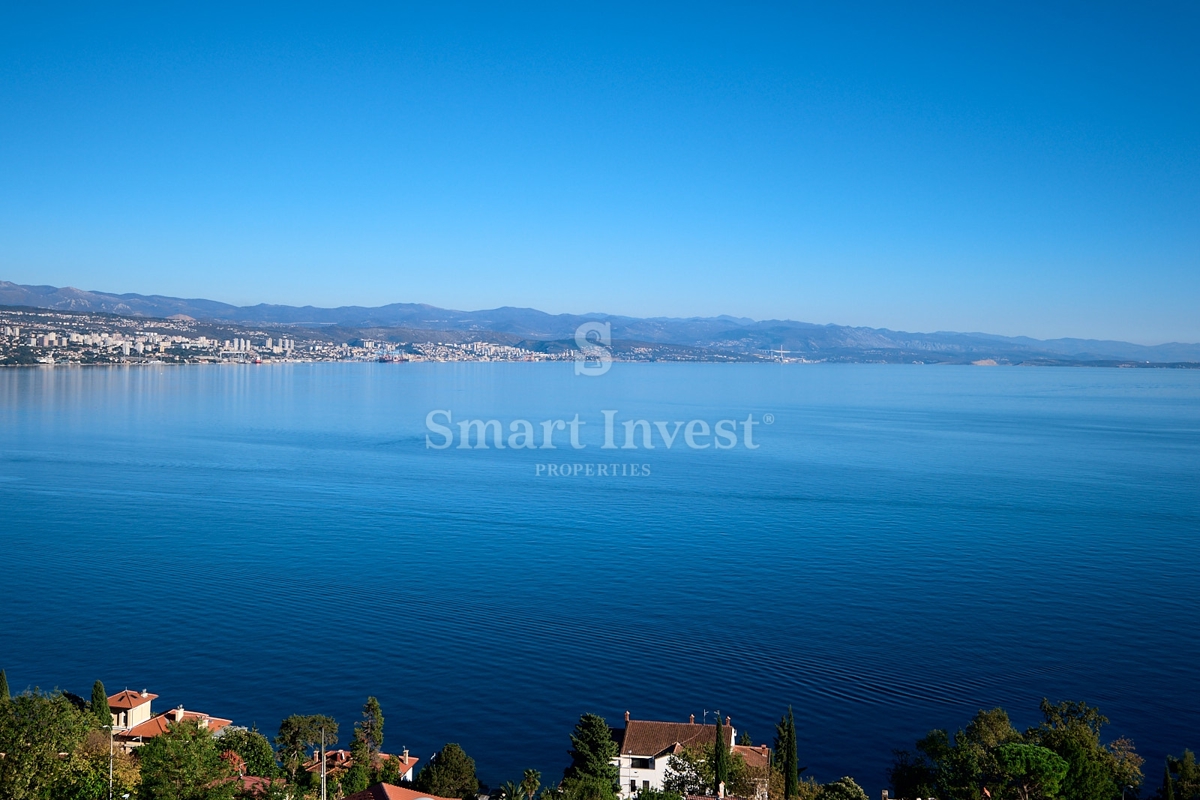 OPATIJA, luksuzno 3-s stanovanje z odprtim pogledom na morje in garažo (S2)