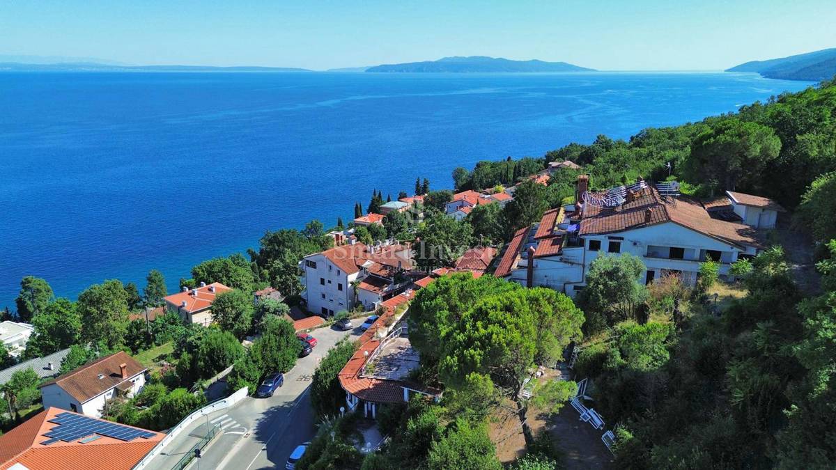 OPATIJA, luksuzno 3-s stanovanje z odprtim pogledom na morje in garažo (S2)