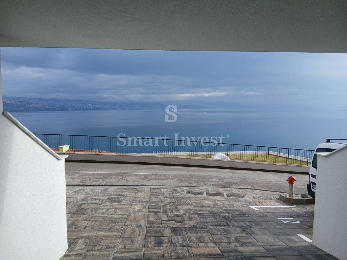 OPATIJA, luksuzno 3-s stanovanje z odprtim pogledom na morje in garažo (S2)