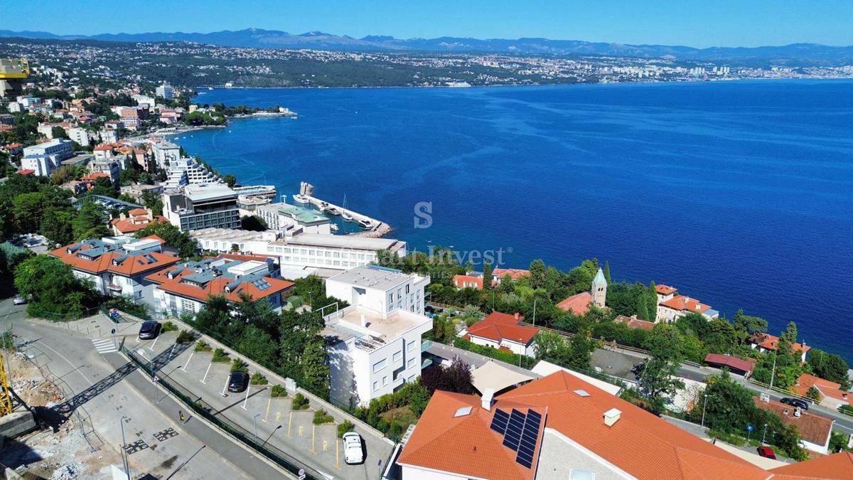 OPATIJA, luksuzno 3-s stanovanje z odprtim pogledom na morje in garažo (S2)