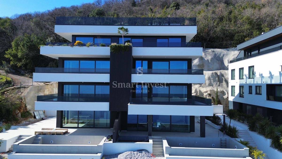 OPATIJA, luksuzno 3-s stanovanje z odprtim pogledom na morje in garažo (S2)