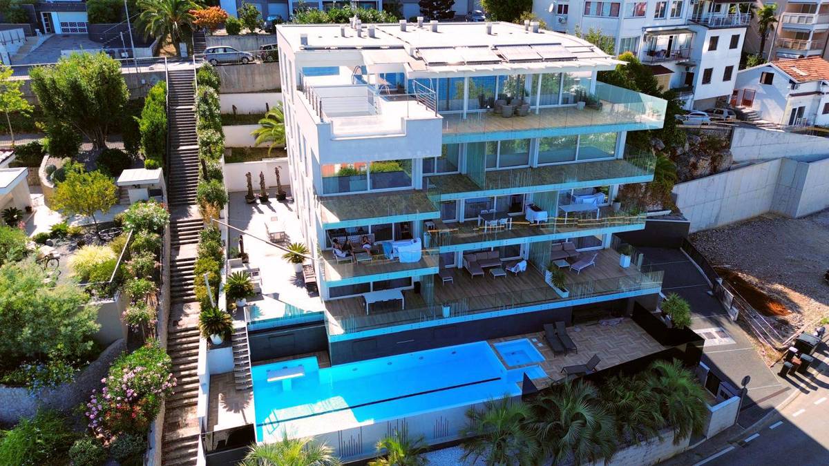OPATIJA, luksuzno 2-sobno stanovanje z vrtom in pogledom na morje