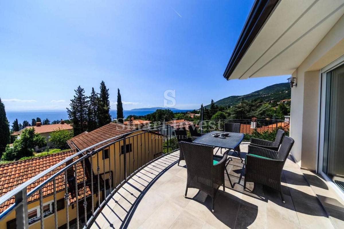 OPATIJA - IKA, čudovita vila z bazenom in pogledom na morje