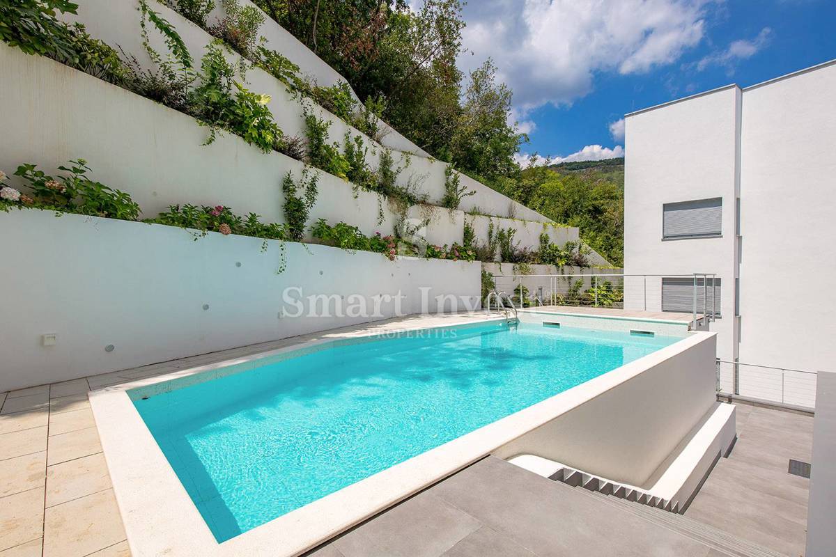 OPATIJA, luksuzen penthouse z bazenom in panoramskim pogledom na morje