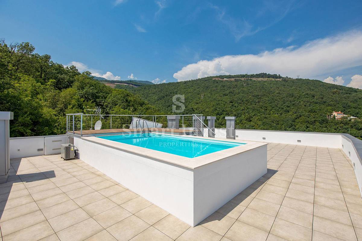OPATIJA, luksuzen penthouse z bazenom in panoramskim pogledom na morje