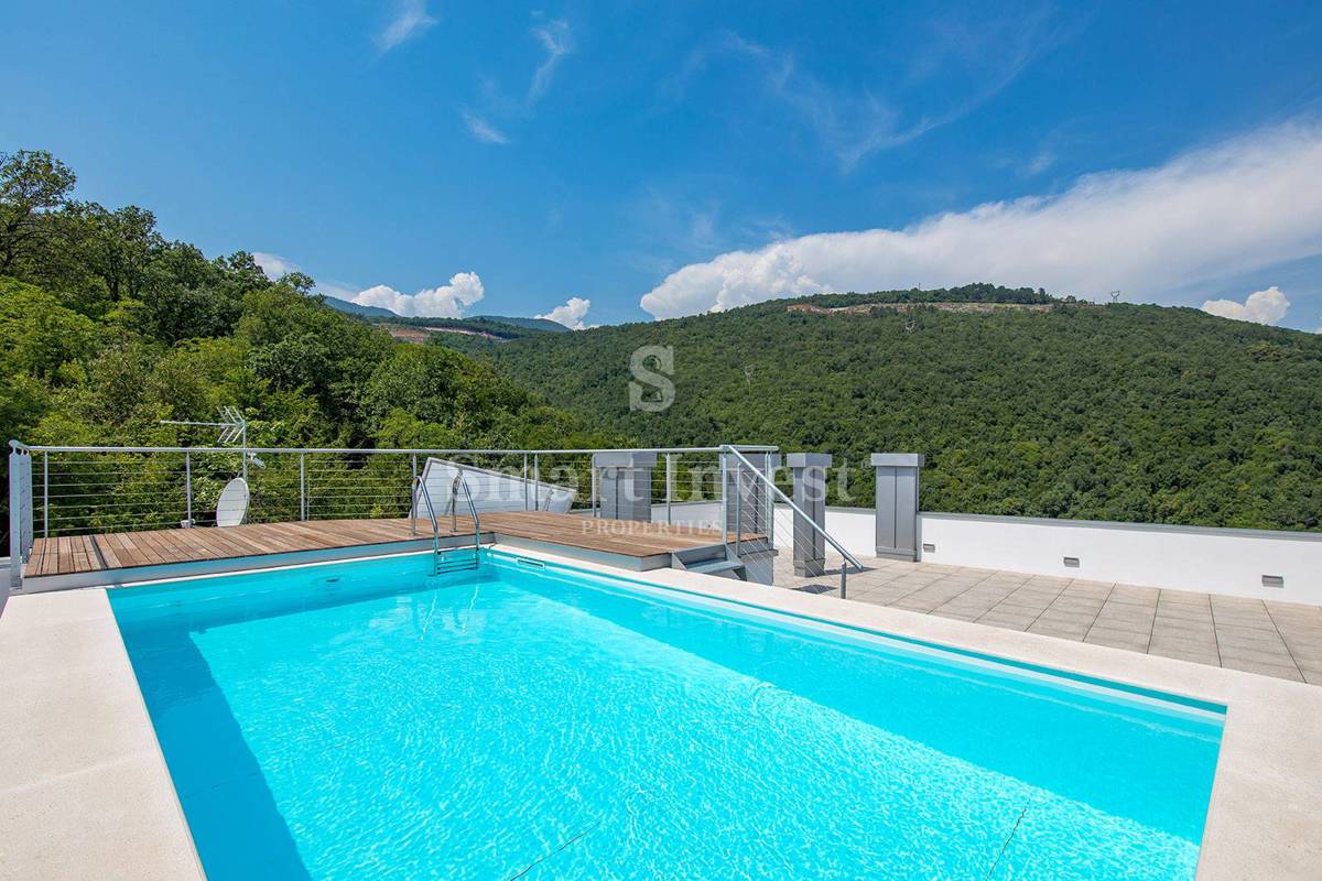 OPATIJA, luksuzen penthouse z bazenom in panoramskim pogledom na morje