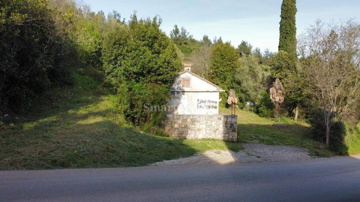 ISTRA - LABIN, gradbeno zemljišče z idejnim projektom