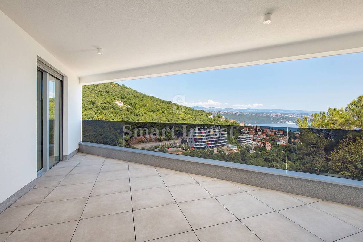 OPATIJA, luksuzno 5-sobno stanovanje s pogledom na morje