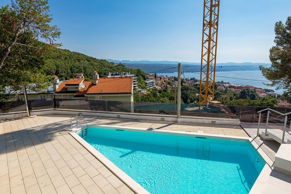 OPATIJA, luksuzno 5-sobno stanovanje s pogledom na morje